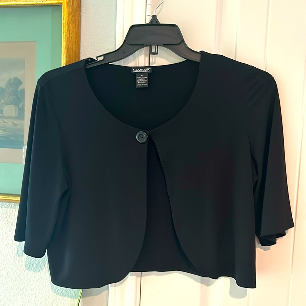 Cute black cape by Glamour size M